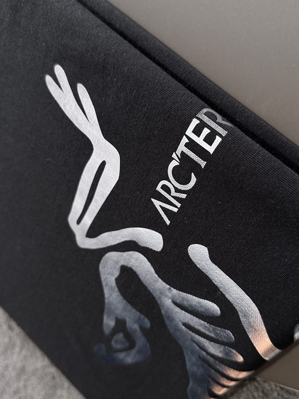 ブランドTシャツ着用イメージ